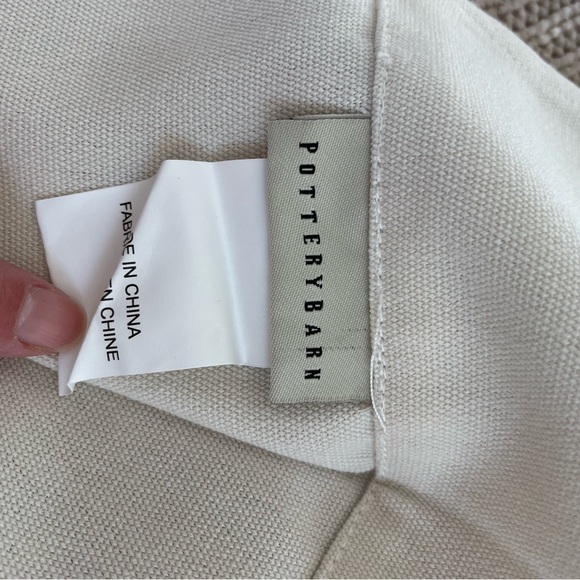 Pottery Barn Outdoor Grommet Ridea, 50 x 96 inches/ 127 x 243 cm. Never used. - Picture 9 of 10